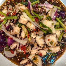 ยำปลาหมึก