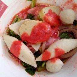 เย็นตาโฟลูกชิ้นปลา