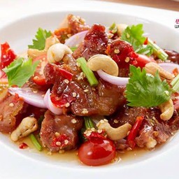 ยำหมูย่างนมสดสุดจี๊ด (กับข้าว)