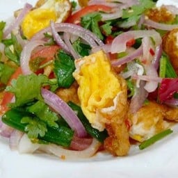 ยำไข่ดาว