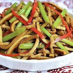 芹菜炒豆干 เต้าหู้เส้นผัดรุ่นช่าย