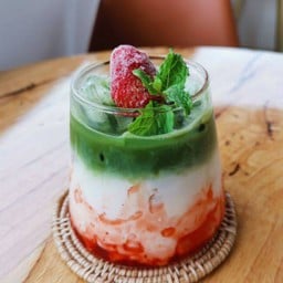 มัทชะ สตอเบอรี่