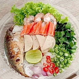 อะลีฟยำขนมจีนแซ่บนัว ดอนหัวฬ่อ