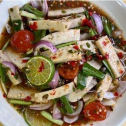 ยำหมูยอไข่แดง