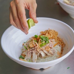 ก๋วยเตี๋ยวหมู แห้ง ธรรมดา
