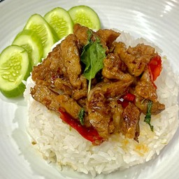 ข้าวกะเพราหมูย่างนมสดรสเด็ด