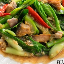 ข้าว - คะน้าปลาเค็ม (ไข่ข้น)