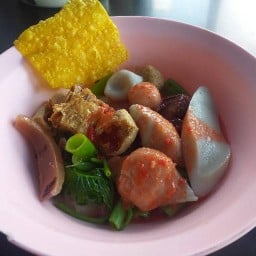 ก๋วยเตี๋ยวลูกชิ้นปลา(นายโจ)
