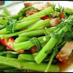 ผัดผักบุ้งไฟแดง