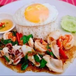 ข้าวกะเพราทะเล