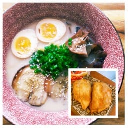 ราเมงซุปกระดูกหมูู พิเศษ + เกี๊ยวซ่าหมูทอด 2ชิ้น