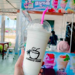 มะพร้าวปั่นนมสด