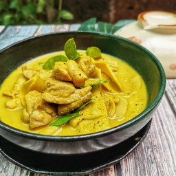 แกงไก่หน่อไม้ดอง