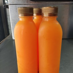 น้ำส้มคั้น