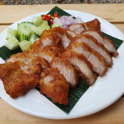 คอหมูทอดน้ำปลา