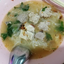 เส้นเล็กน้ำตำลึงหมู