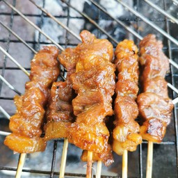 หมูปิ้ง ไก่ทอดกรอบ (Suntosa Cafe)