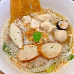 ก๋วยเตี๋ยวน้ำใส ไก่ชิ้น