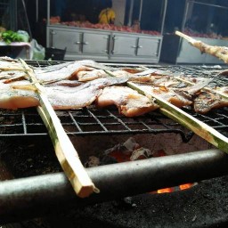 น้ำเพชร ปลาเผา ตลาดใหม่บ้านดู่
