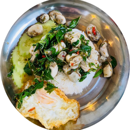 ข้าวกระเพราหอยนางรม(ถาด)