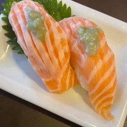 ซูชิท้องแซลมอน