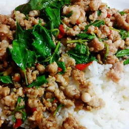 ข้าวราดกะเพราไก่สับ