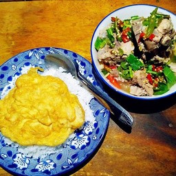 ข้าวไข่เจียว + เล้งแซ่บ