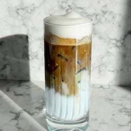 เอลี้ โครตยำ & คาเฟ่