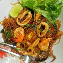 ครัวต้องเบิ้ล  อาหารตามสั่งแสนอร่อย -
