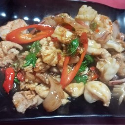 ข้าว กะเพราไก่