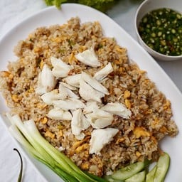 ข้าวผัดปูก้อน ราคาอาหารปรับขึ้นเนื่องจากมีค่า GP เพิ่มขึ้นนะคะ