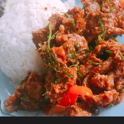 ข้าวผัดเผ็ดหมู