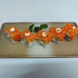 โรลแซลมอนสด