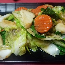 ผัดผักรวม(ไก่/หมู/กุ้ง/รวมมิตร ราดข้าว