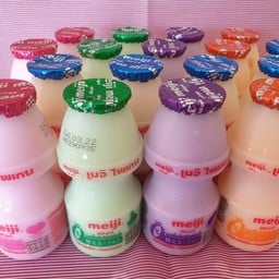 นมเปรี้ยวรวมรส 1 ชุด