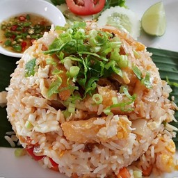ข้าวผัดปลากระพง