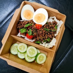 กระเพราเนื้อคีโต (กับข้าว)