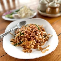 ผัดไทกุ้งกรอบ. (ราคา 50 บาท)