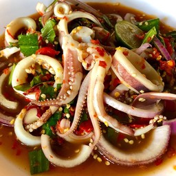 ยำปลาหมึก (1ตัว)
