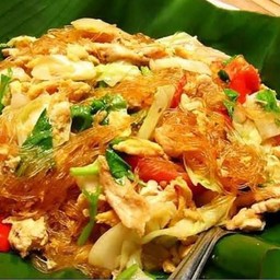 ผัดวุ้นเส้นผักรวมหมู