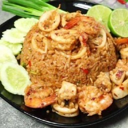 ข้าวผัดต้มยำกุ้ง
