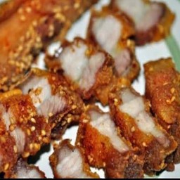 หมูกรอบทอดกระเทียม