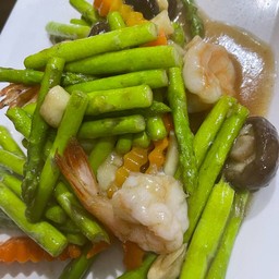 หน่อไม้ฝรั่งผัดกุ้ง