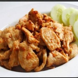 หมูทอดกระเทียมพริกไทย