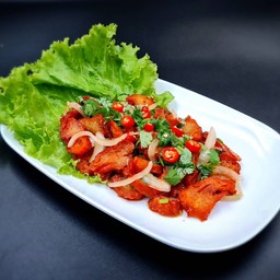 ยำหมูแดง