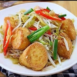 เต้าหู้ผัดถั่วงอกหมูสับ