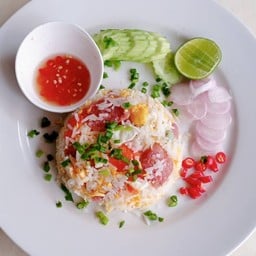 ข้าวผัดแหนม
