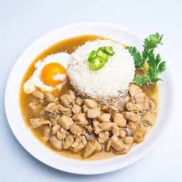 ข้าวหน้าไก่ ยำไก่แซ่บ × ไอศกรีมไข่แข็ง ซอยอิสรภาพ13