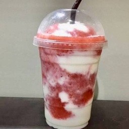 สตรอเบอร์รี่นมสดปั่น