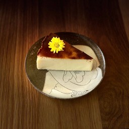 BASQUE BURNT CHEESECAKE